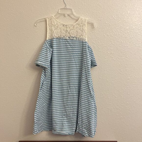 👗👗UMGEE USA BLUE & WHITE COLD SHOULDER DRESS WITH A LACE!! SIZE SMALL👗👗 - Picture 7 of 7